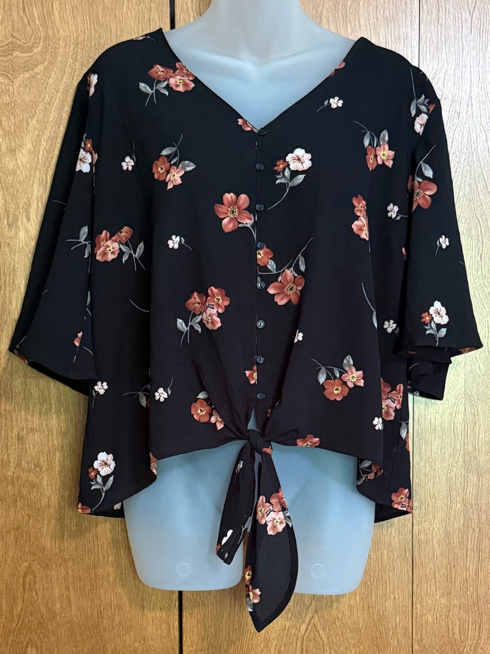 Lush Black Floral Tie-Front V-Neck Blouse Size L NWOT